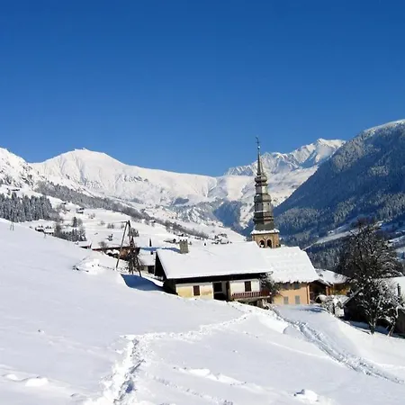 Apartment Duplex Chalet: Les Saisies Piste-side Retreat