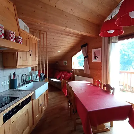 Apartment Duplex Chalet: Les Saisies Piste-side Retreat