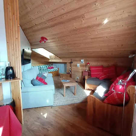 Duplex Chalet: Les Saisies Piste-side Retreat Apartment *