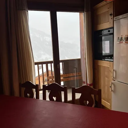 Apartment Duplex Chalet: Les Saisies Piste-side Retreat *