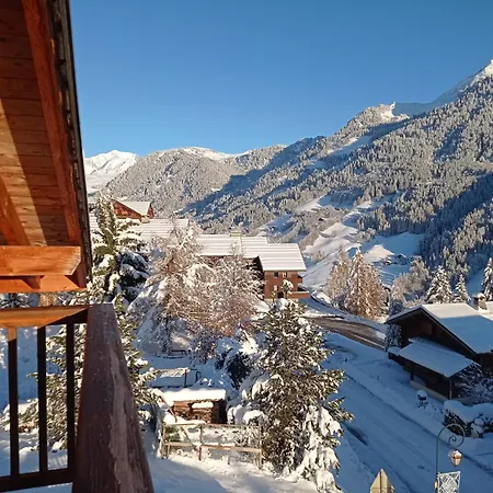 Apartment Duplex Chalet: Les Saisies Piste-side Retreat *